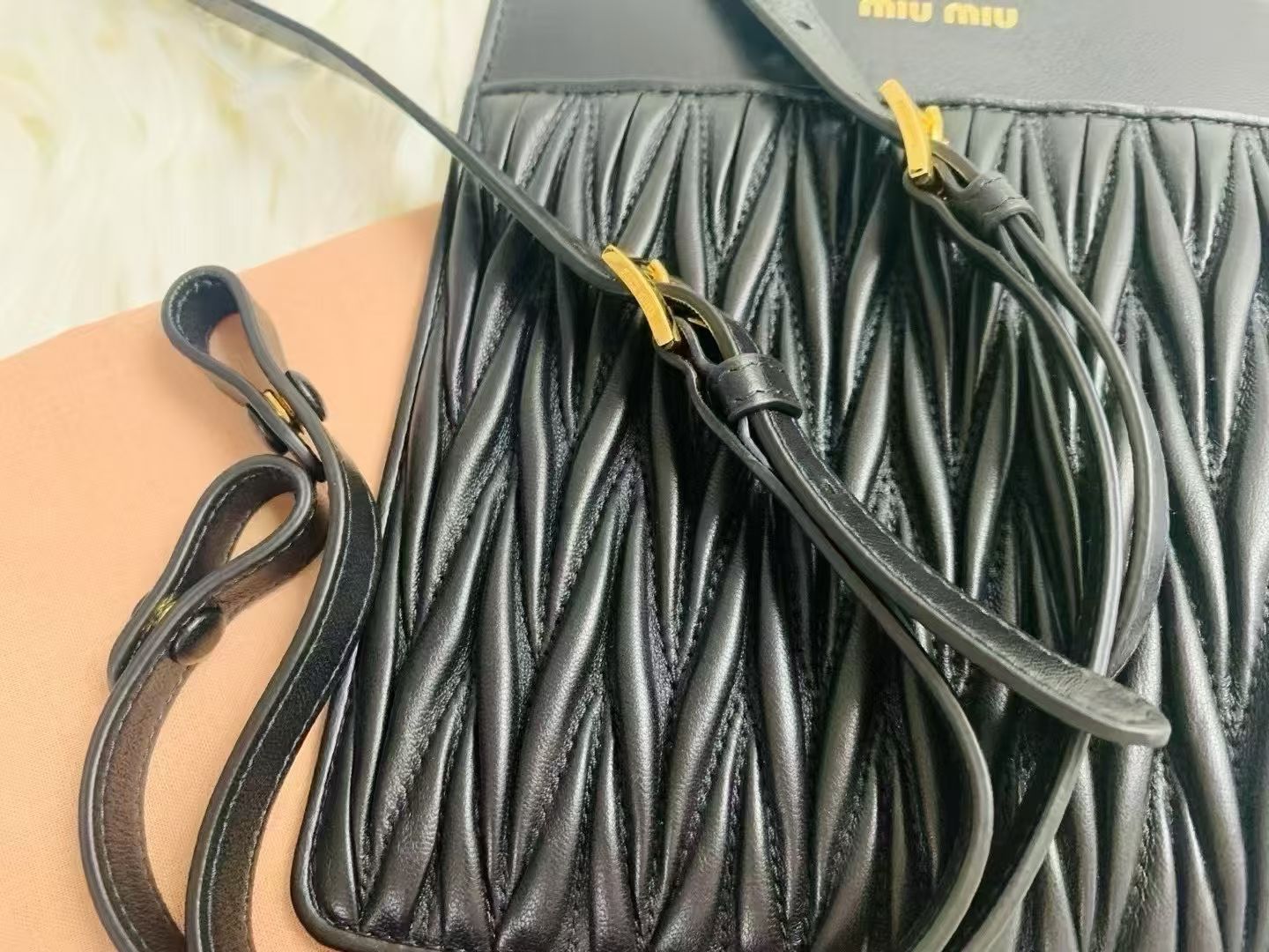 MIU MIU 斜揹 - 100%正版(必須先跟店主確定貨物狀況)