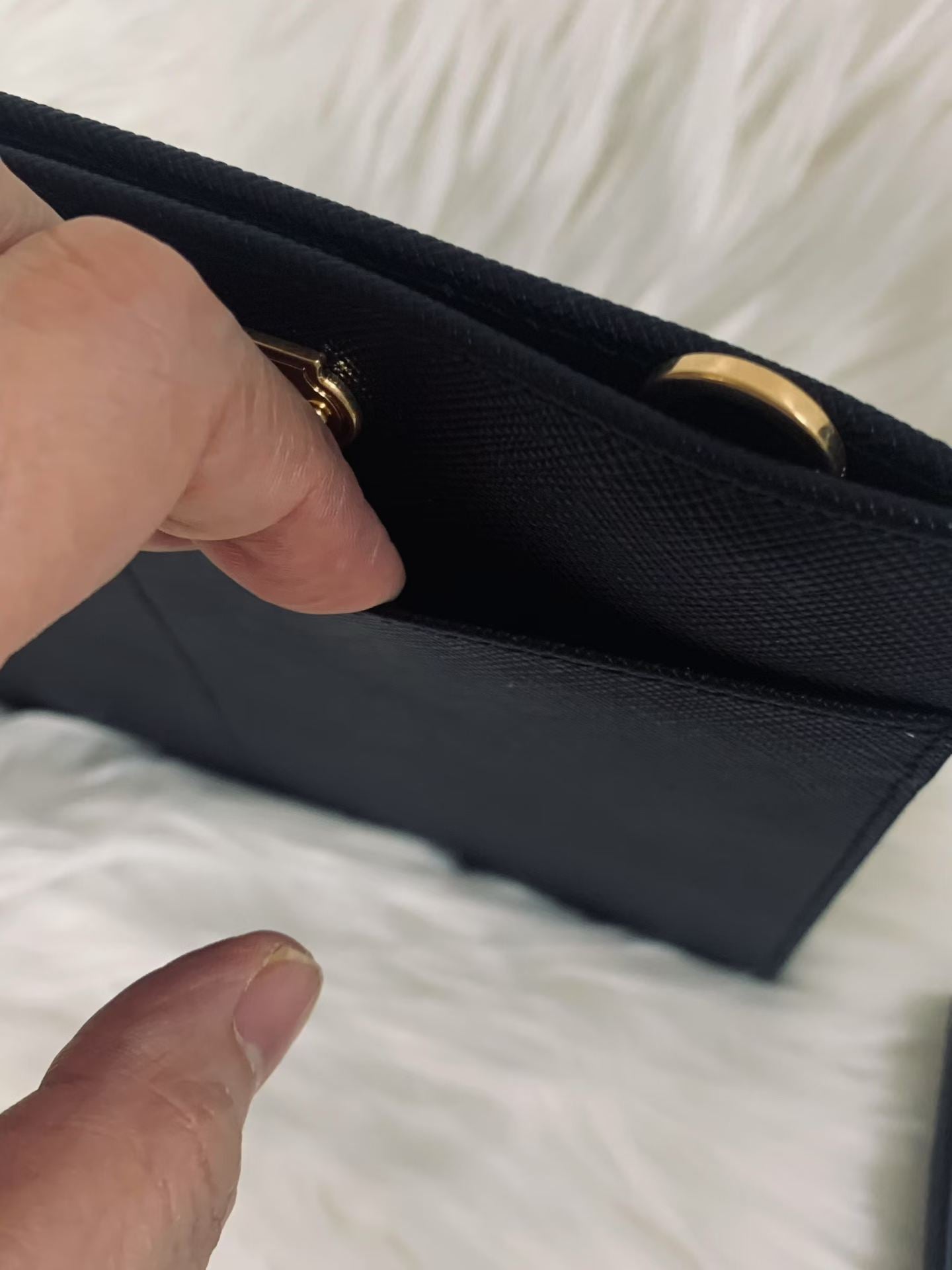 Prada 斜揹 - 100%正版(必須先跟店主確定貨物狀況)