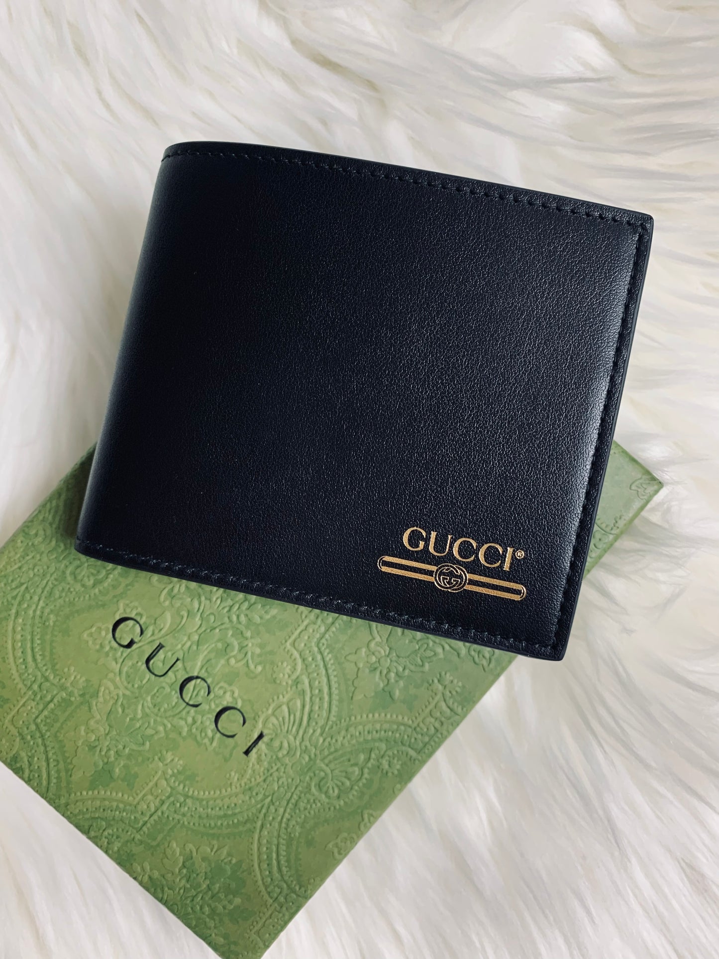 GUCCI 男款銀包- 100%正版(必須先跟店主確定貨物狀況)