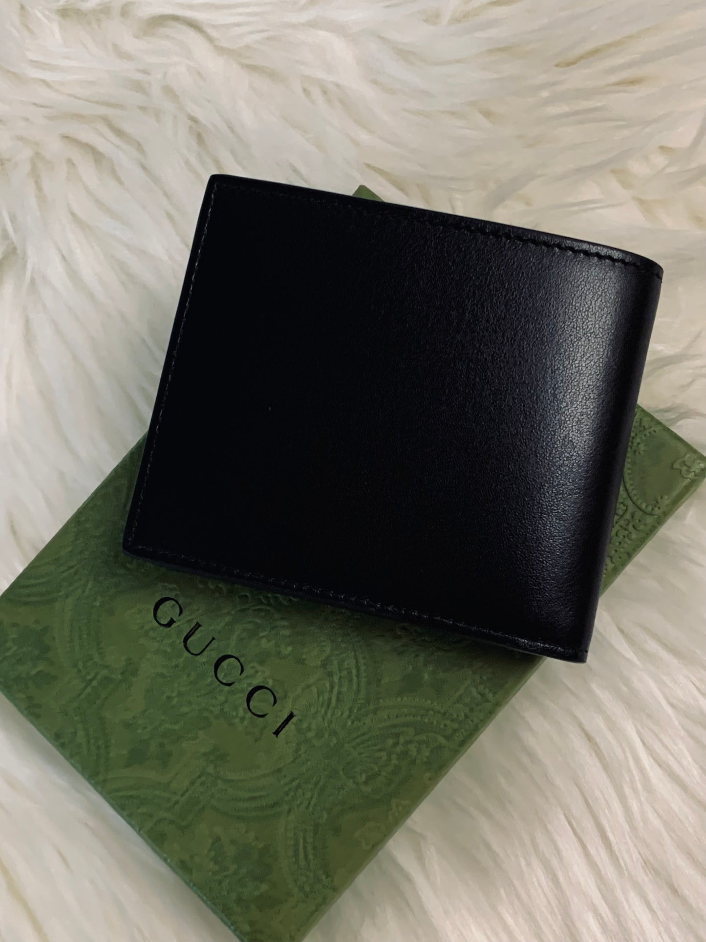 GUCCI 男款銀包- 100%正版(必須先跟店主確定貨物狀況)
