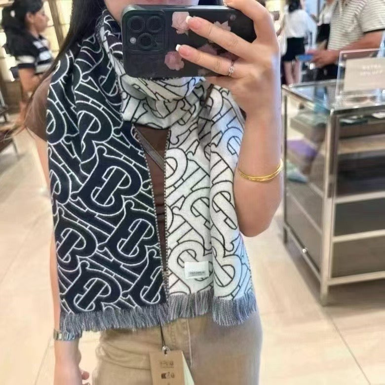BURBERRY 圍巾 - 100%正版(必須先跟店主確定貨物狀況)
