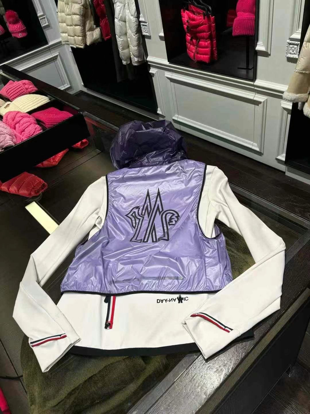1 預訂- MONCLER 女款運動外套+背心一套- 100%正版(必須先跟店主確定貨物狀況)