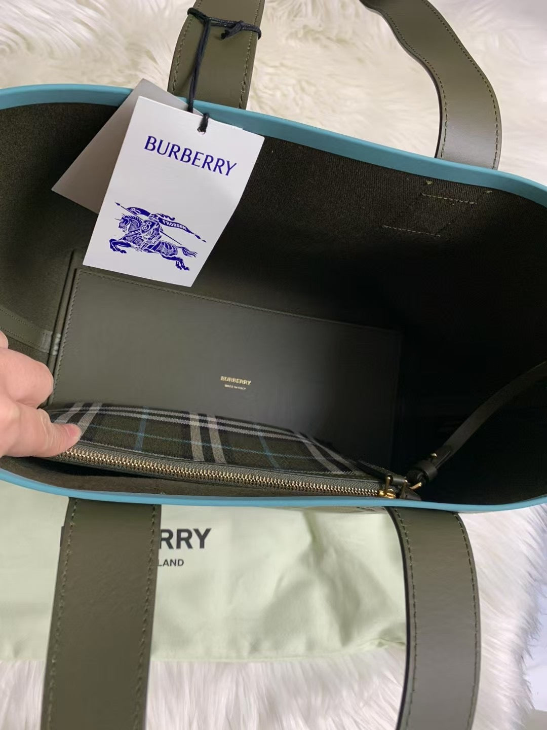 Burberrry TOTE - 100%正版(必須先跟店主確定貨物狀況)