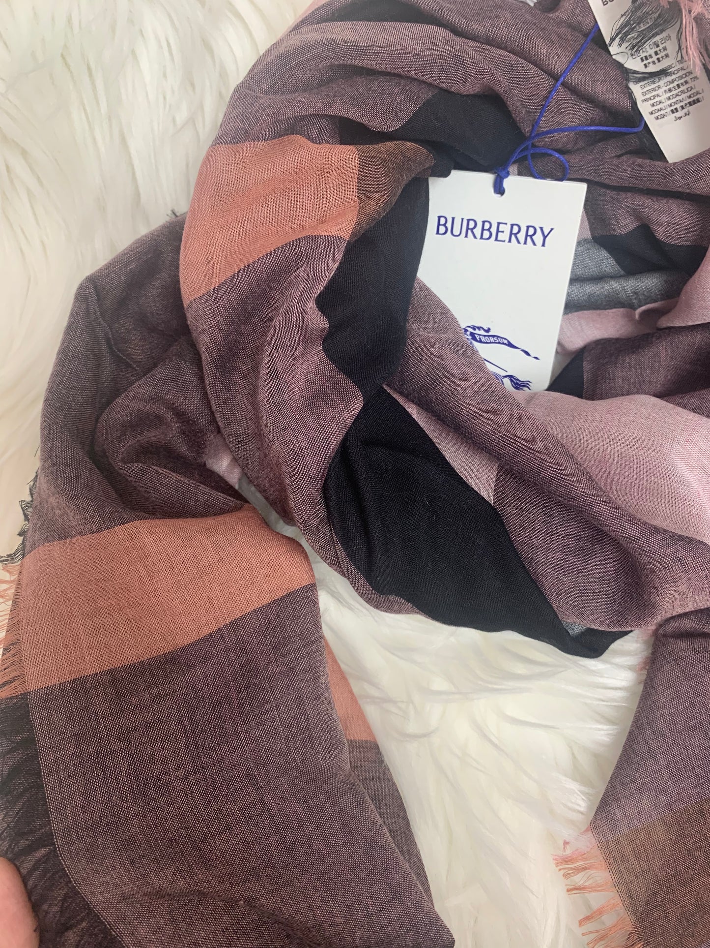 BURBERRY 圍巾 - 100%正版(必須先跟店主確定貨物狀況)