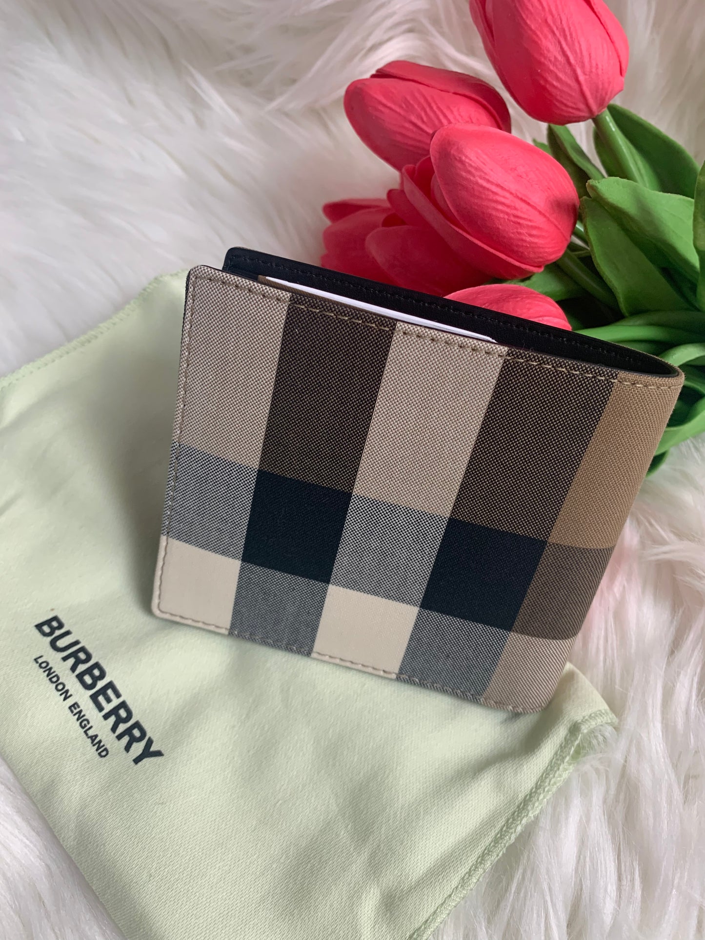 BURBERRY 男款銀包- 100%正版(必須先跟店主確定貨物狀況)