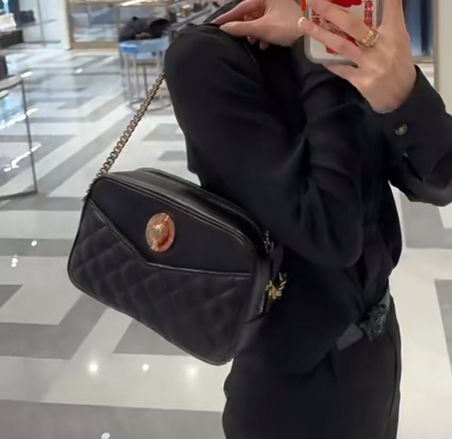 VERSACE 女款斜揹包- 100%正版(必須先跟店主確定貨物狀況)