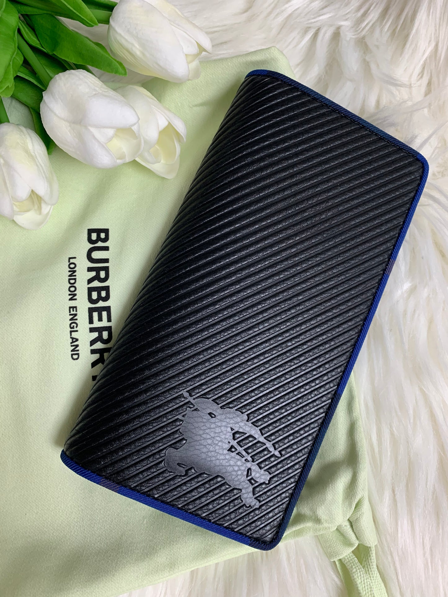 BURBERRY 男款長銀包- 100%正版(必須先跟店主確定貨物狀況)