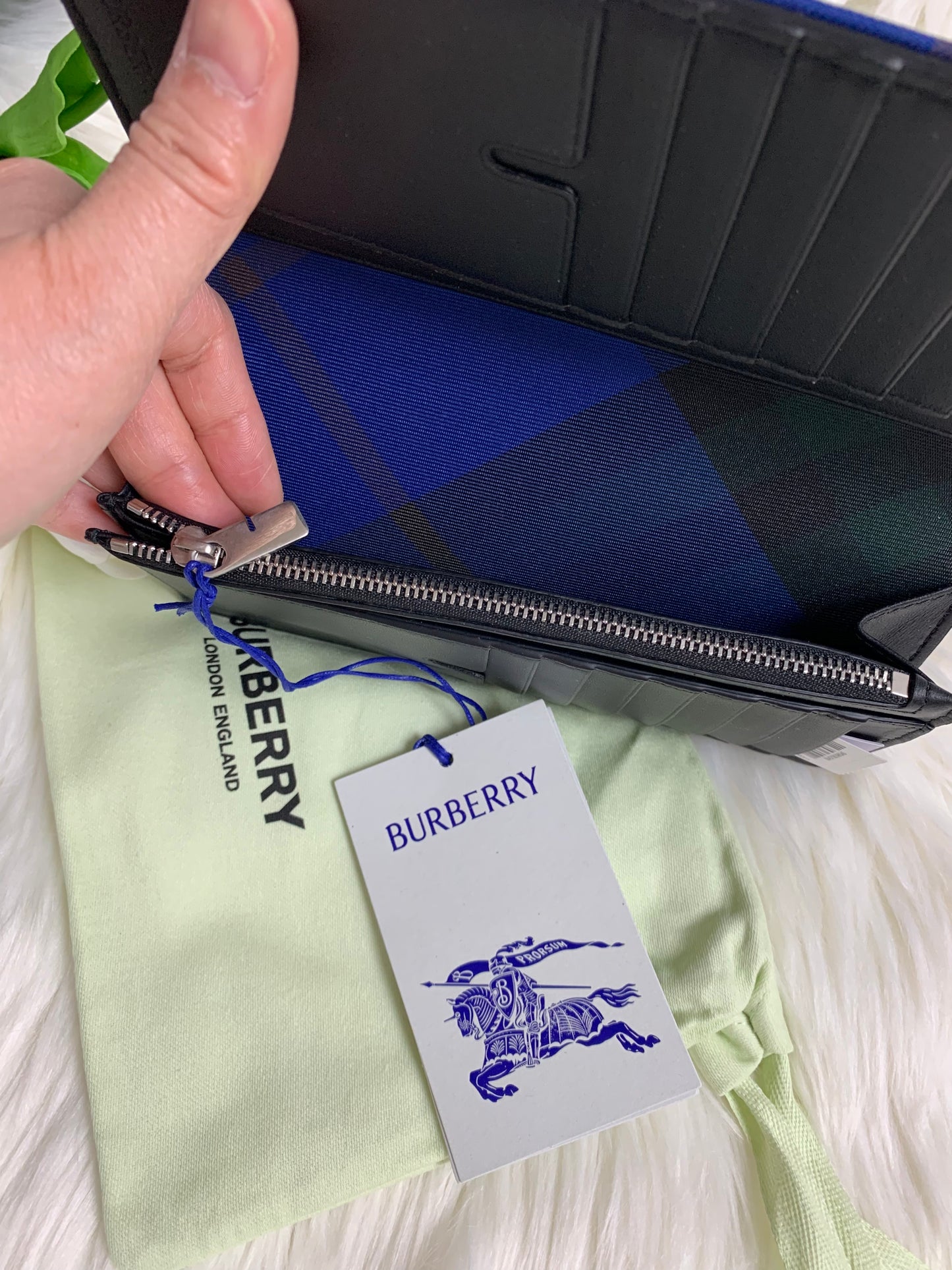 BURBERRY 男款長銀包- 100%正版(必須先跟店主確定貨物狀況)