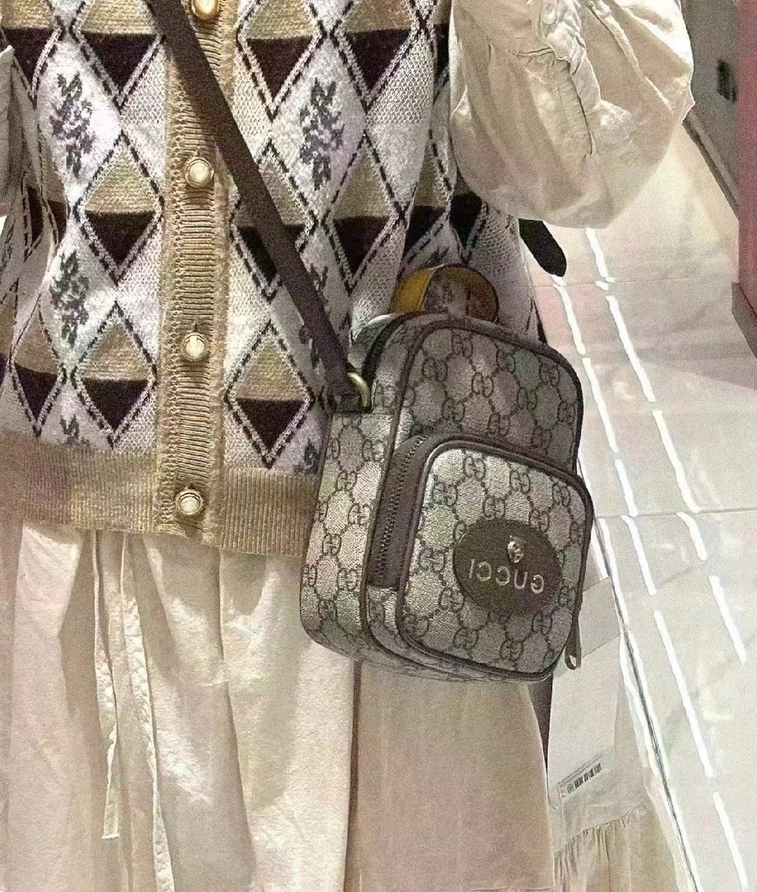 GUCCI 斜揹包 - 100%正版(必須先跟店主確定貨物狀況)