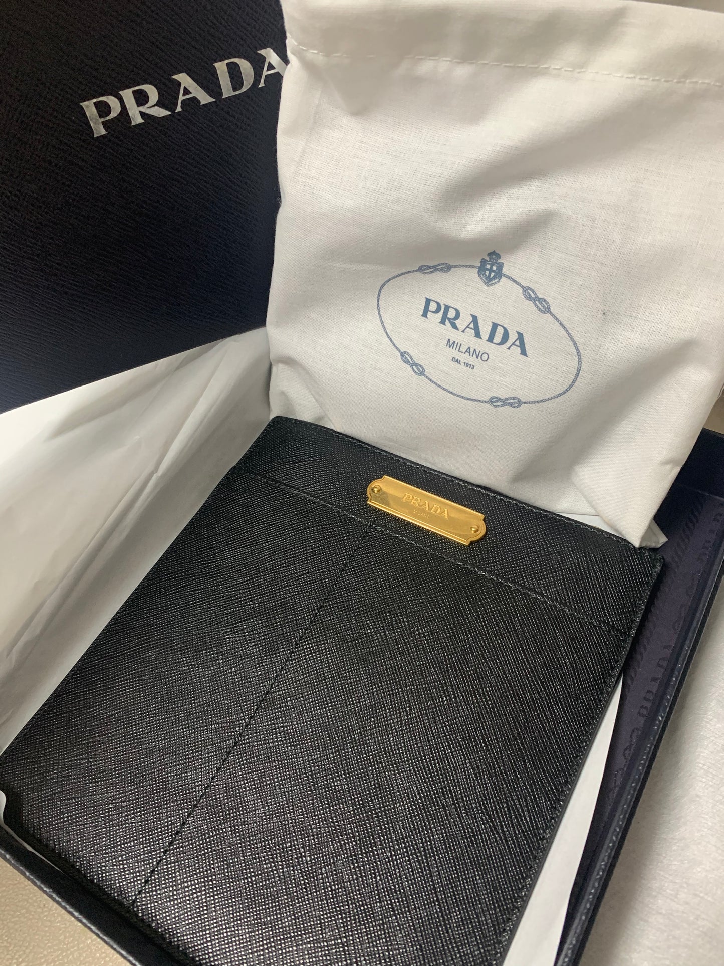 Prada 斜揹 - 100%正版(必須先跟店主確定貨物狀況)