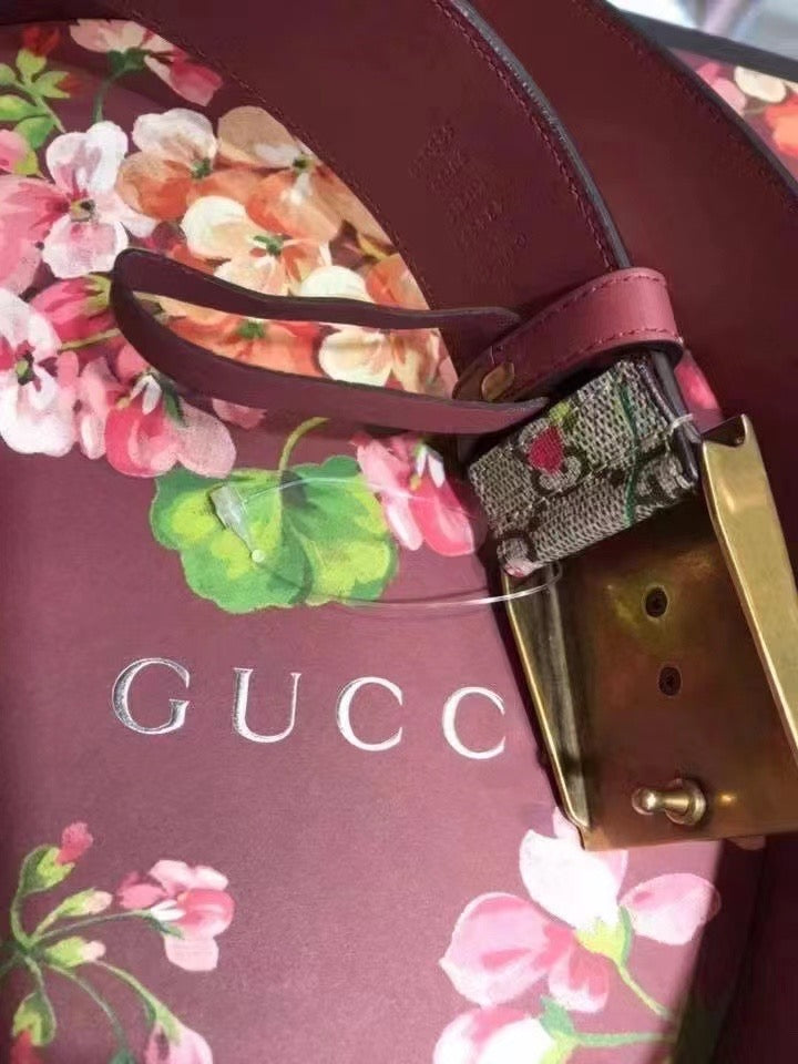 GUCCI 女款皮帶- 100%正版(必須先跟店主確定貨物狀況)