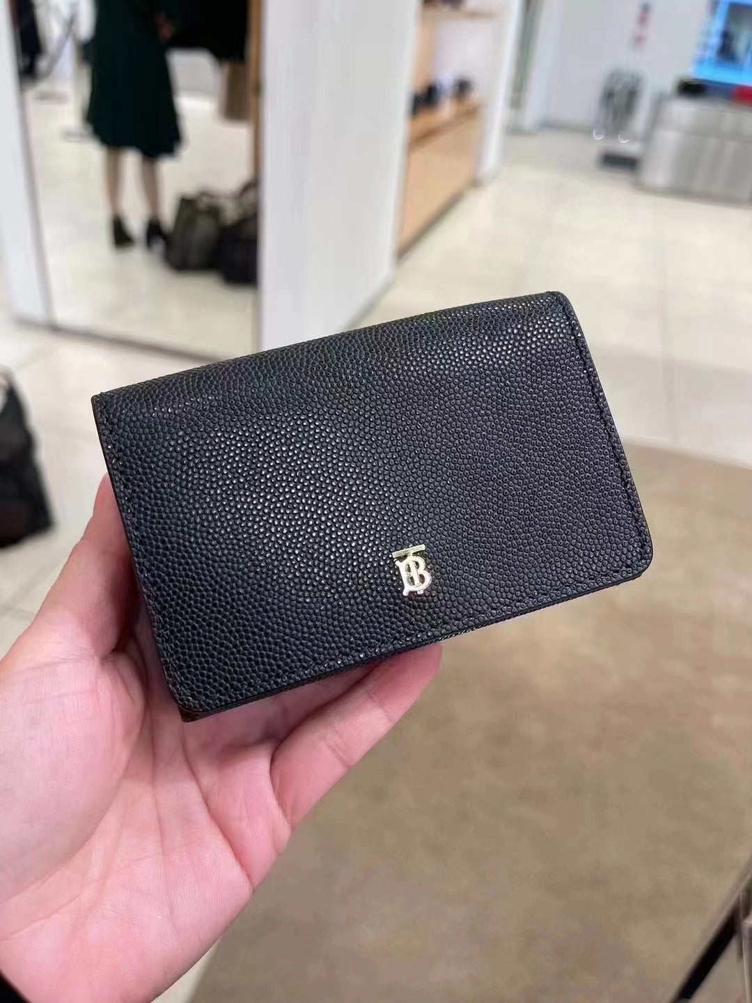 Burberry 女款細銀包- 100%正版(必須先跟店主確定貨物狀況)