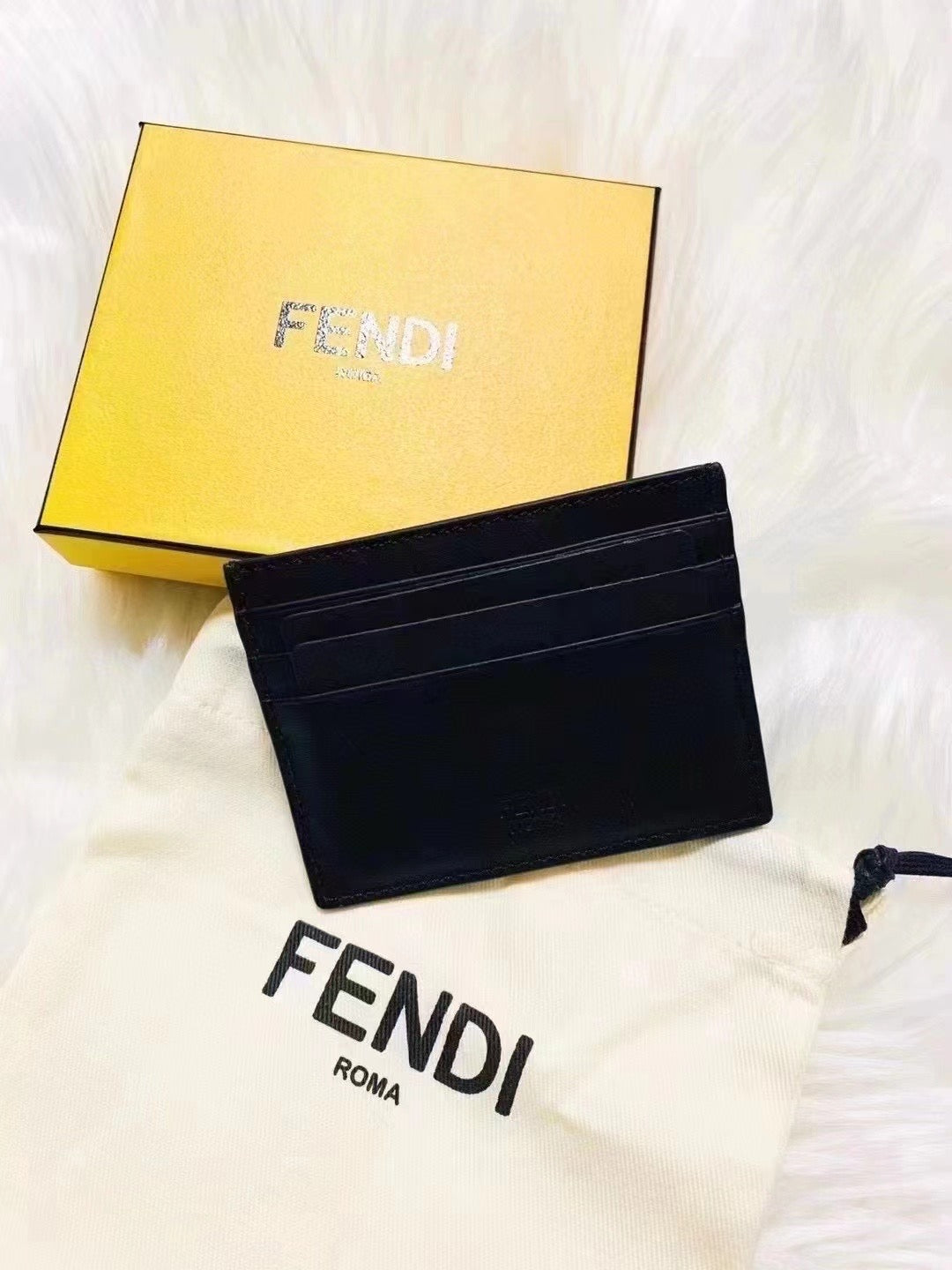 FENDI 卡套- 100%正版(必須先跟店主確定貨物狀況)