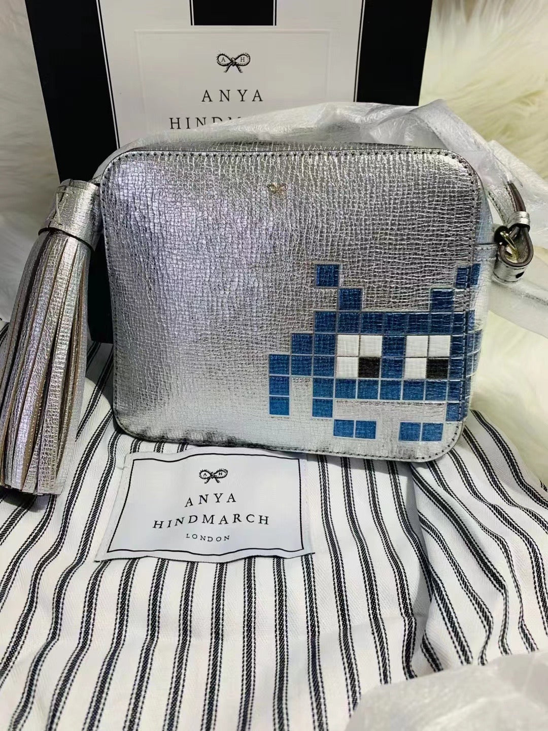 ANYA HINDMARCH 斜揹包- 100%正版(必須先跟店主確定貨物狀況)