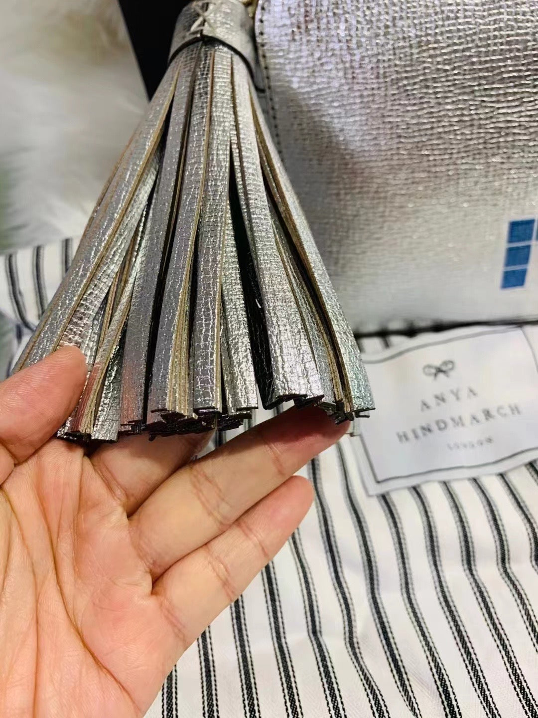 ANYA HINDMARCH 斜揹包- 100%正版(必須先跟店主確定貨物狀況)