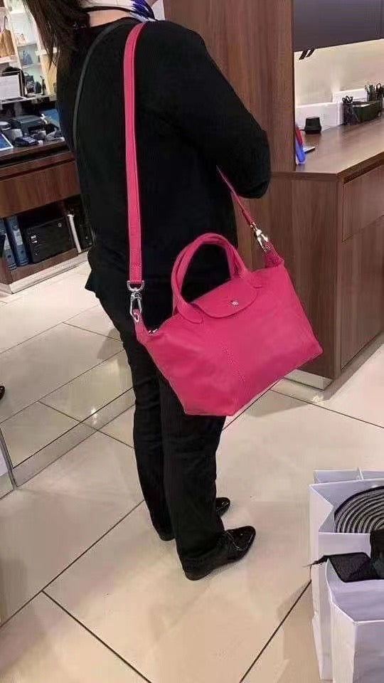 LONGCHAMP 斜揹- 100%正版(必須先跟店主確定貨物狀況)