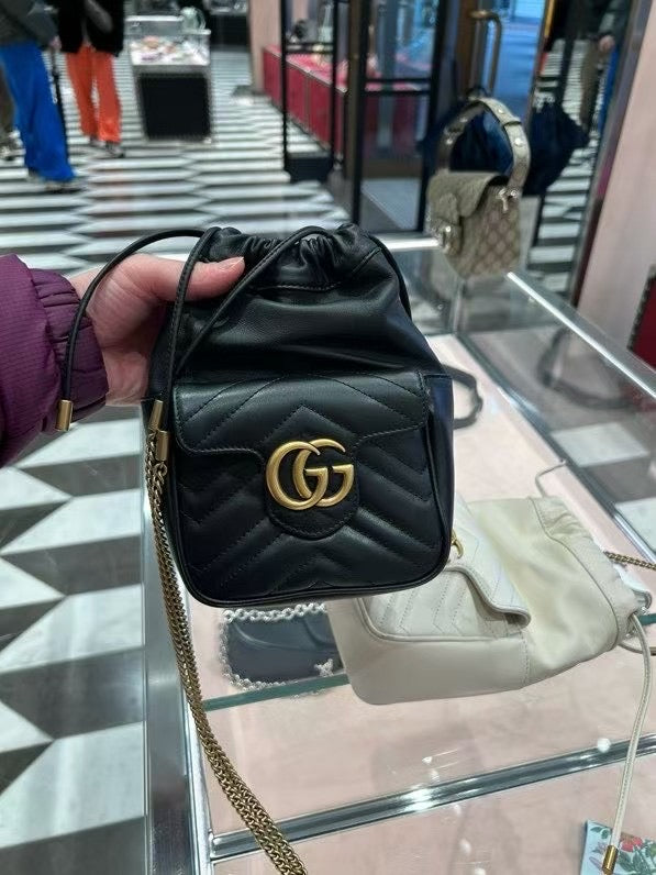 GUCCI 斜揹袋- 100%正版(必須先跟店主確定貨物狀況)