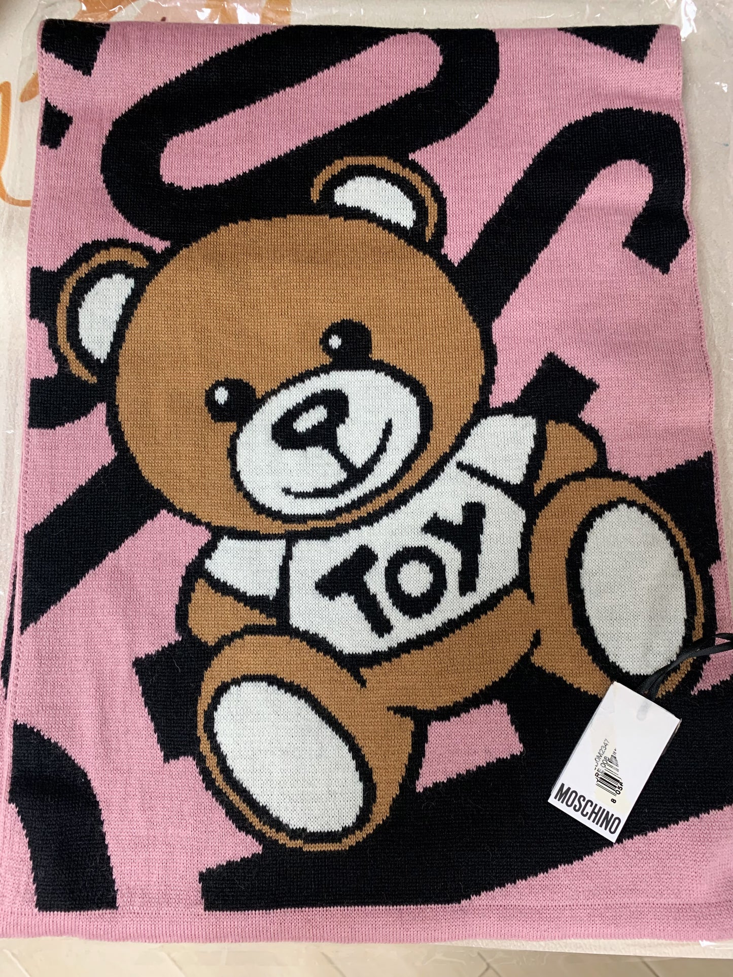 MOSCHINO圍巾- 100%正版(必須先跟店主確定貨物狀況)