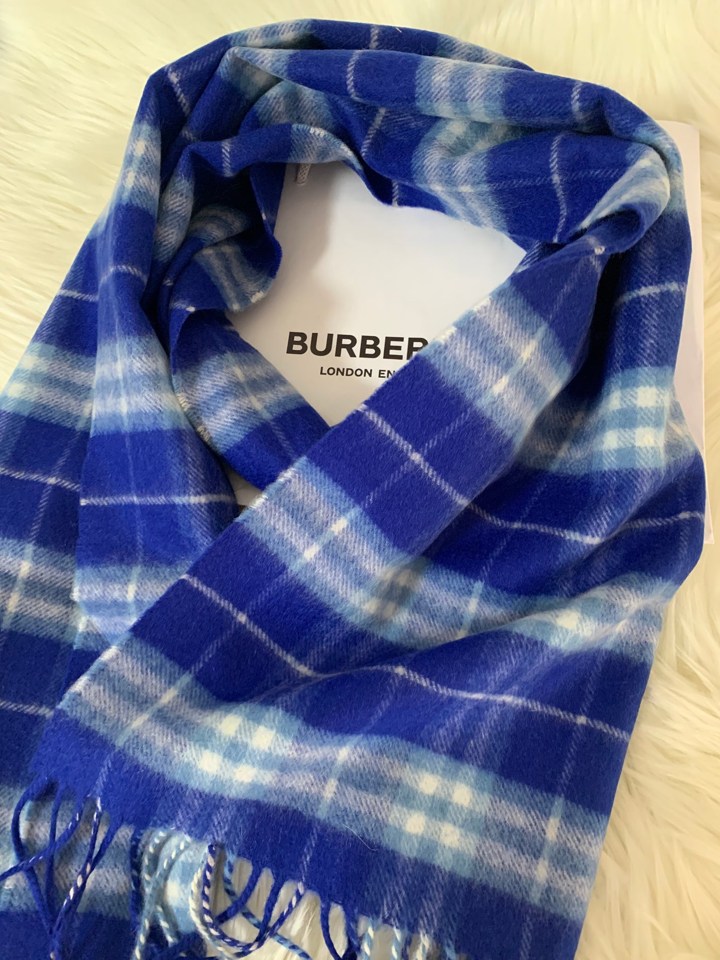 BURBERRY 圍巾 - 100%正版(必須先跟店主確定貨物狀況)