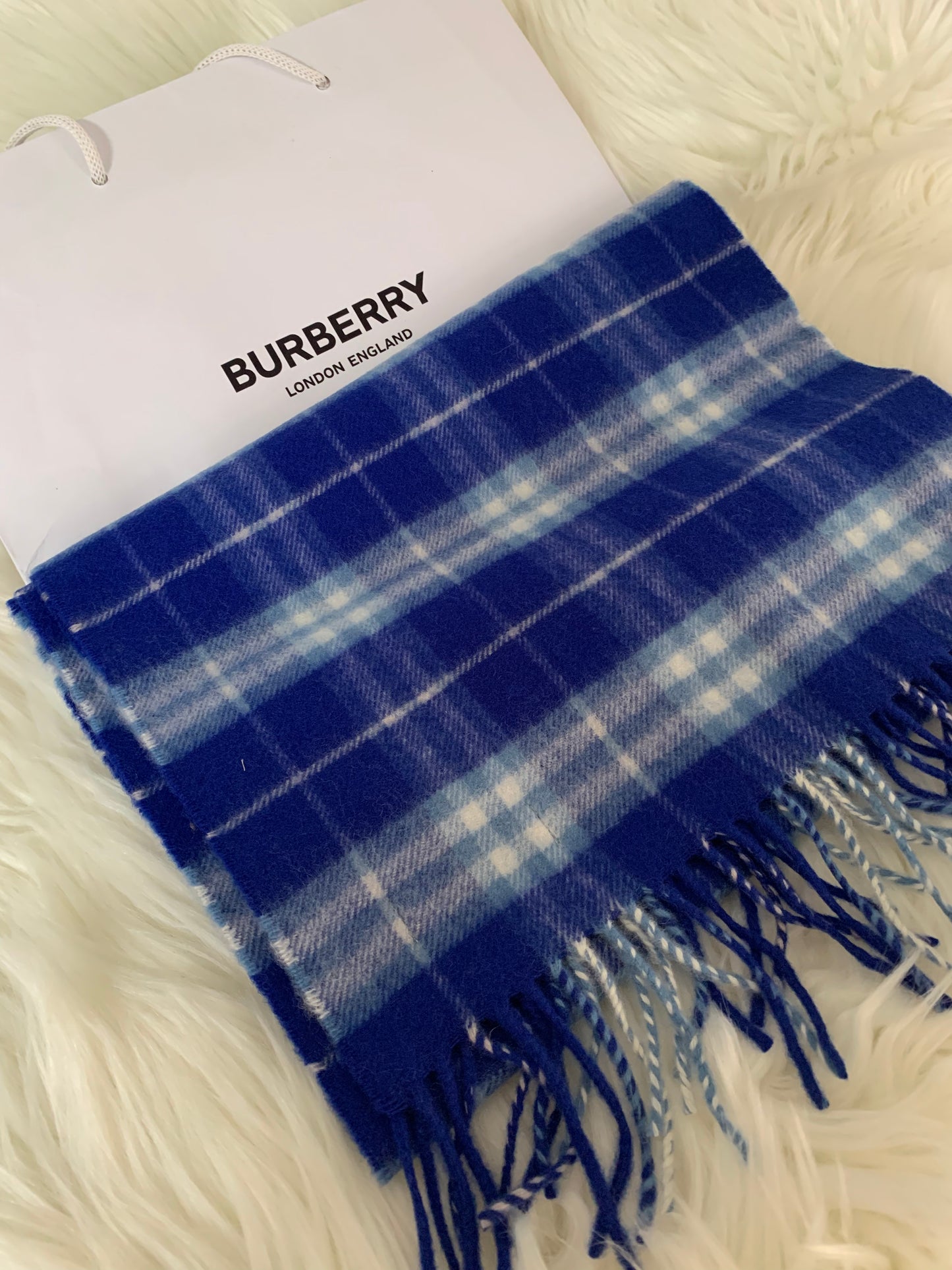 BURBERRY 圍巾 - 100%正版(必須先跟店主確定貨物狀況)