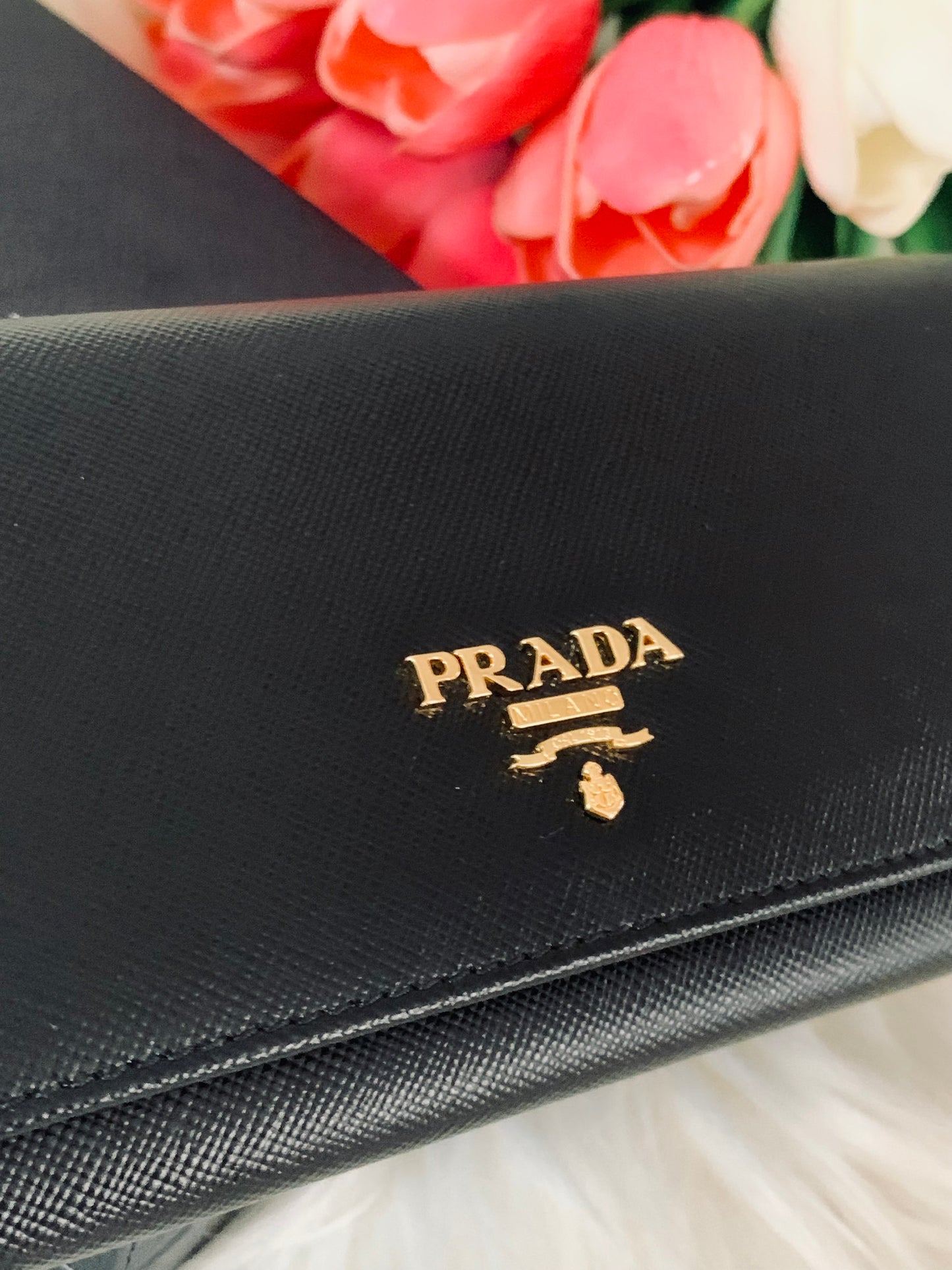PRADA 長銀包 100%正版(必須先跟店主確定貨物狀況)