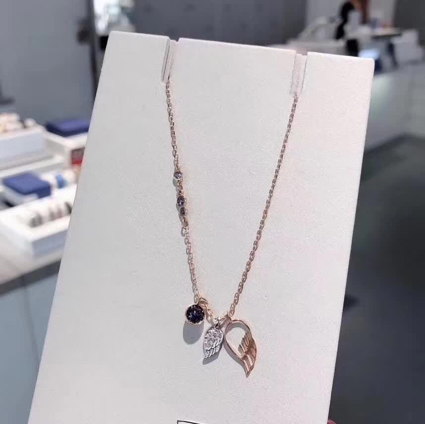 SWAROVSKI 頸鍊- 100%正版(必須先跟店主確定貨物狀況)