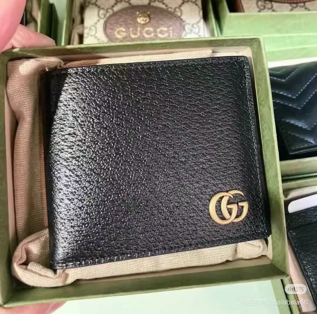 GUCCI 男款銀包 - 100%正版(必須先跟店主確定貨物狀況)