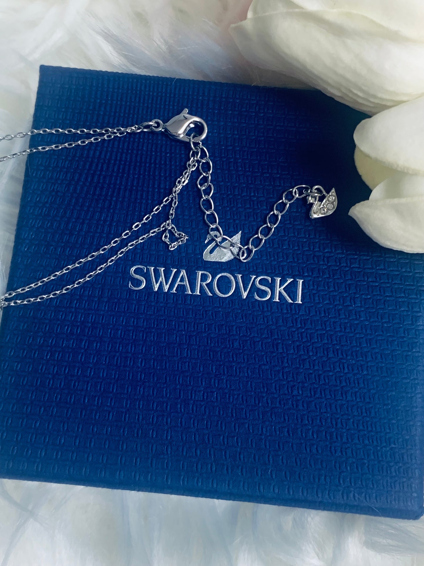 SWAROVSKI 頸鍊- 100%正版(必須先跟店主確定貨物狀況)