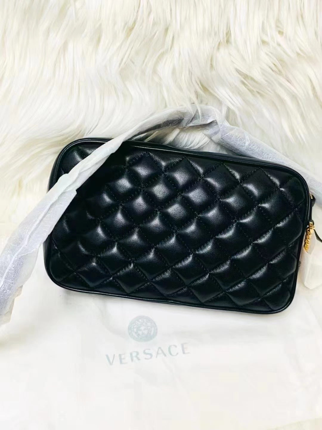 VERSACE 女款斜揹包- 100%正版(必須先跟店主確定貨物狀況)