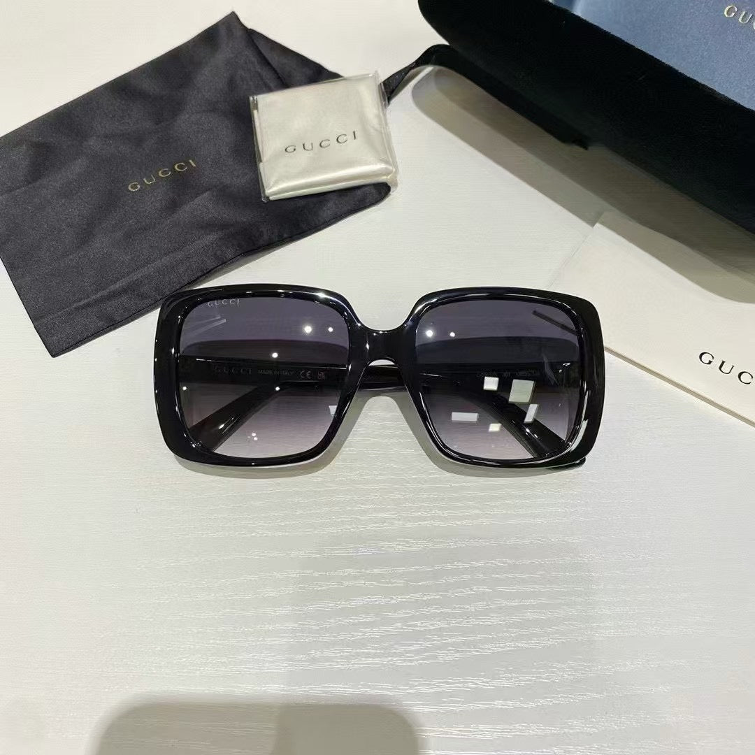 1預訂- GUCCI 太陽鏡 - 100%正版(必須先跟店主確定貨物狀況)