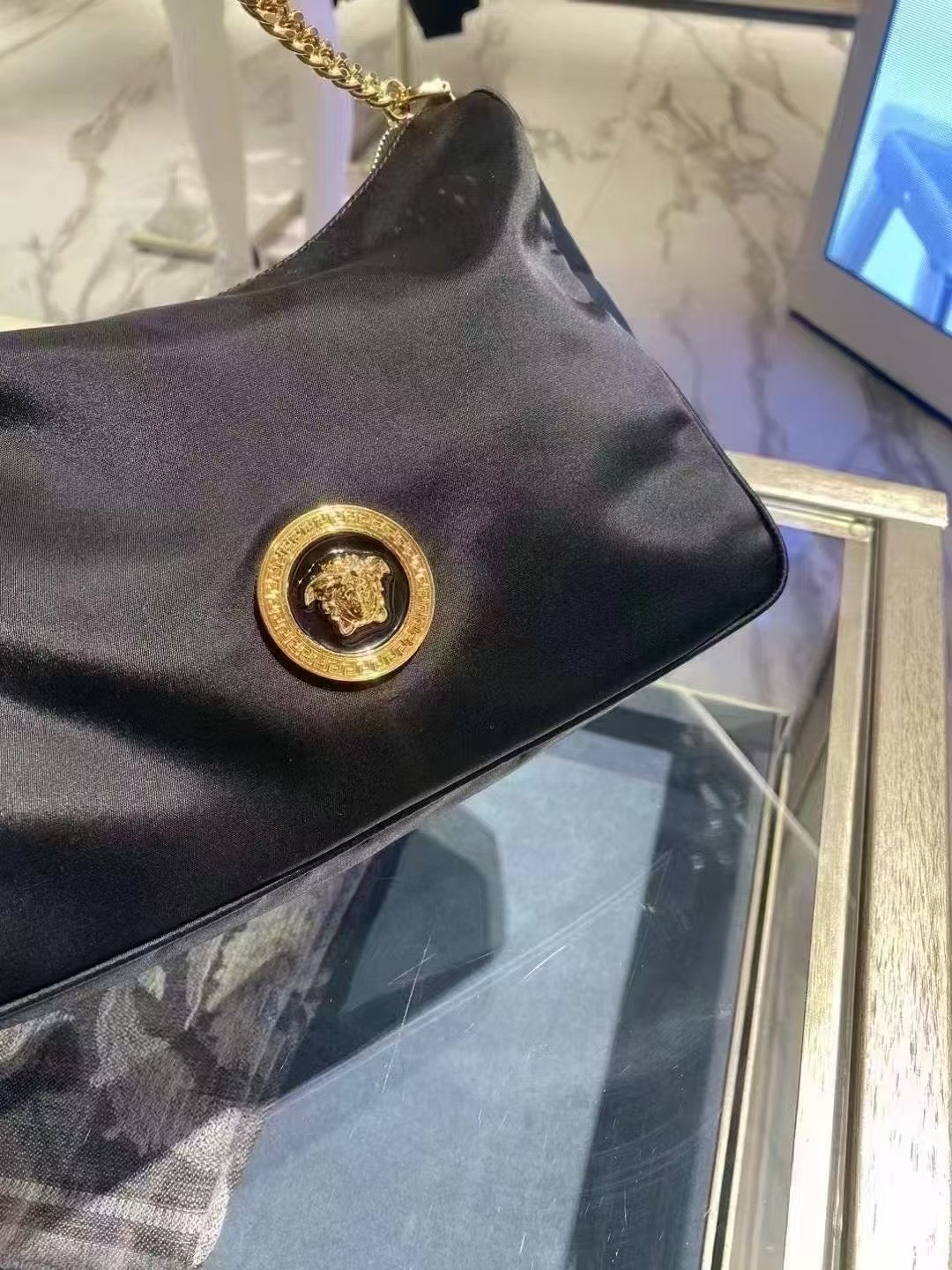 VERSACE 側揹+斜揹包- 100%正版(必須先跟店主確定貨物狀況)