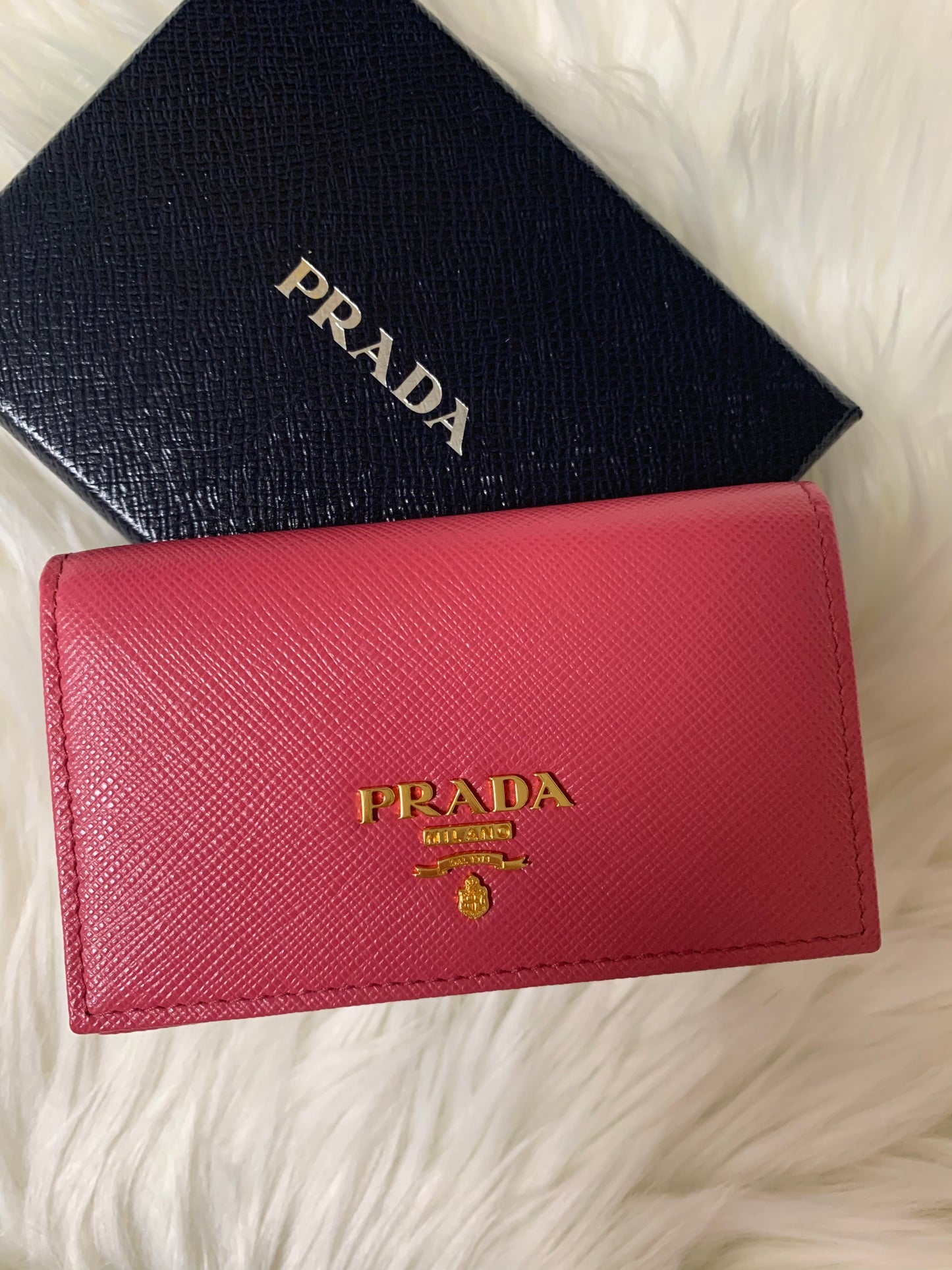 PRADA 卡包- 100%正版(必須先跟店主確定貨物狀況)