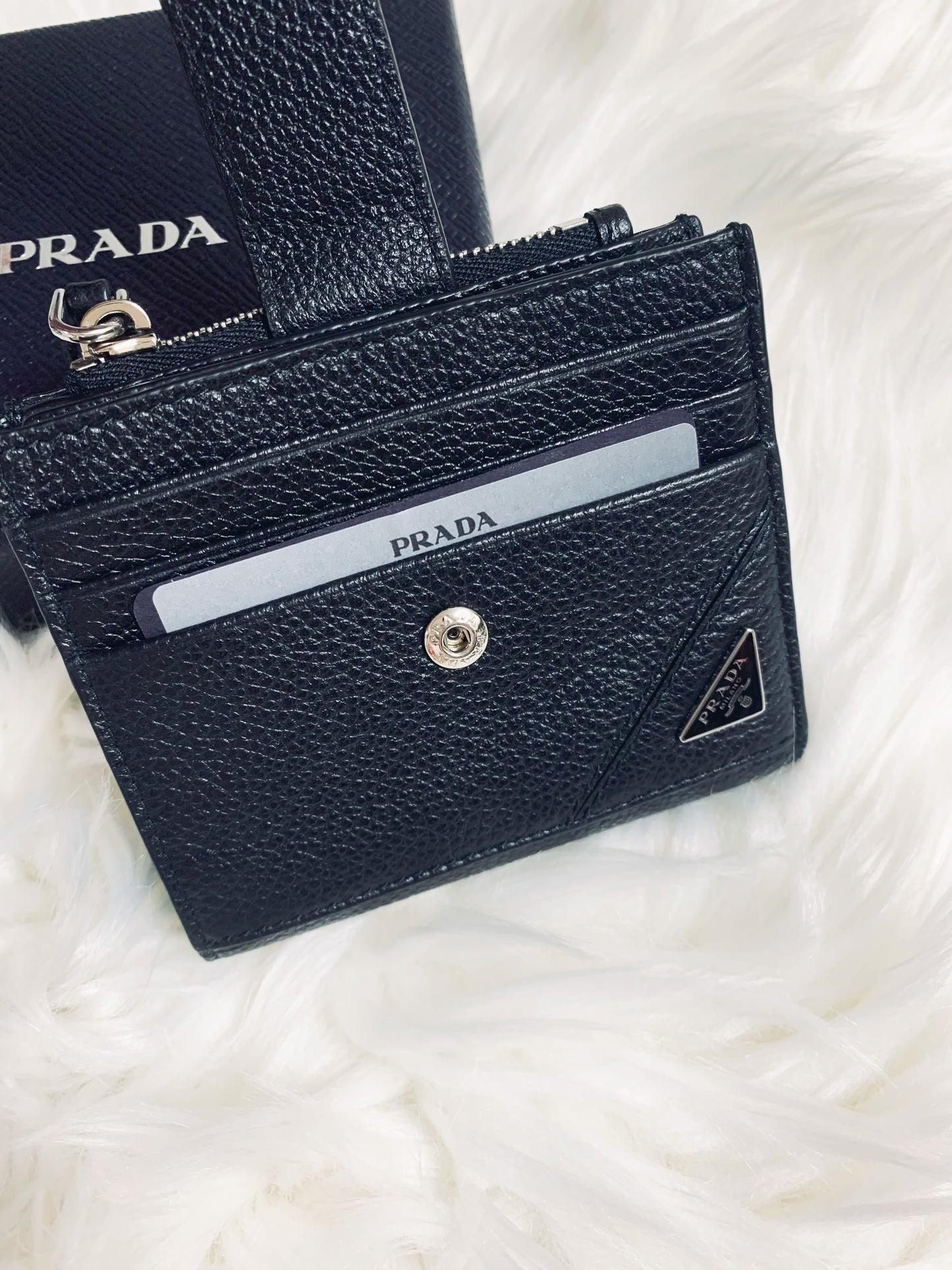 Prada 男款銀包 - 100%正版(必須先跟店主確定貨物狀況)