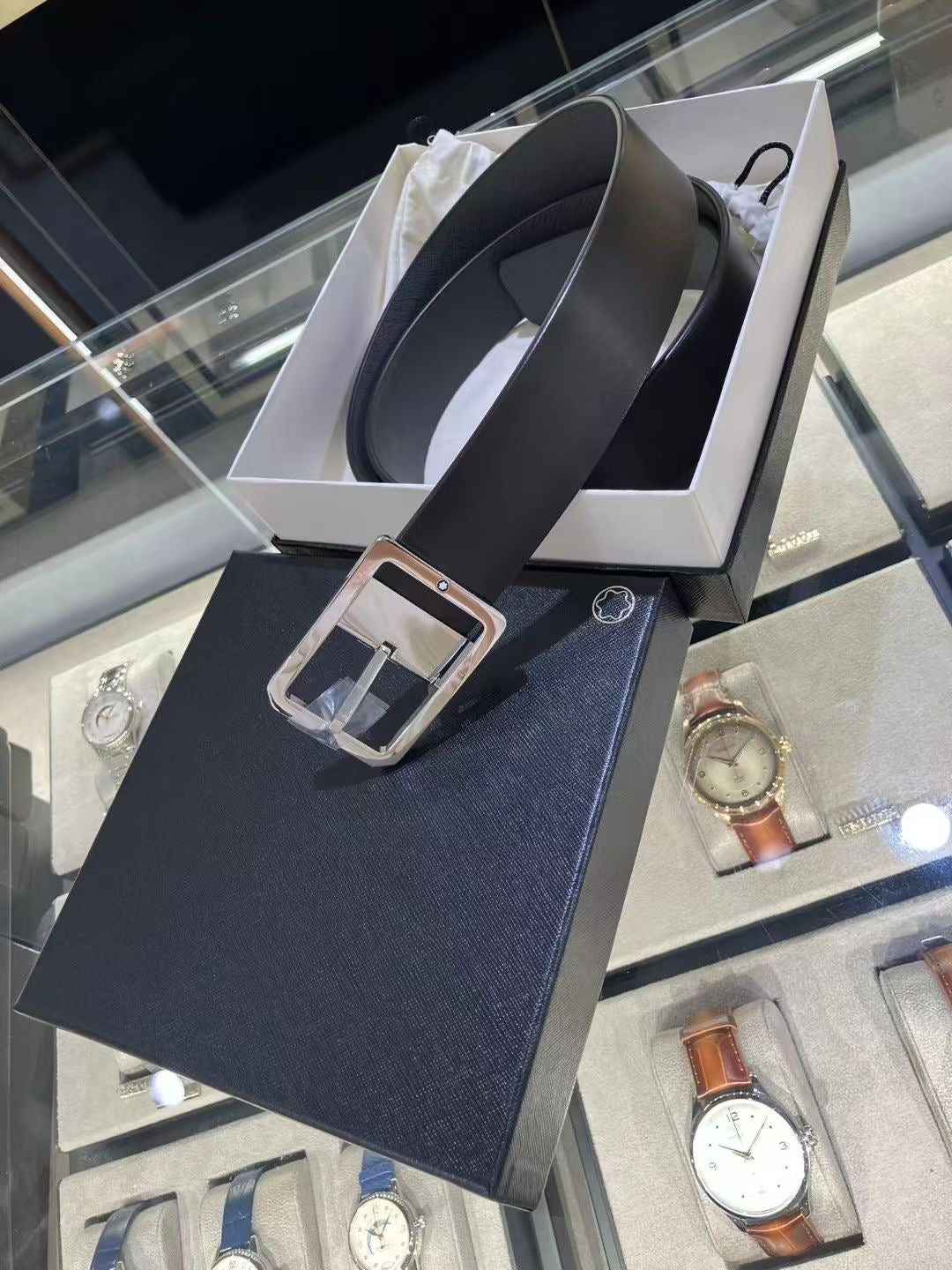 MONTBLANC 男款雙面皮帶 - 100%正版(必須先跟店主確定貨物狀況)