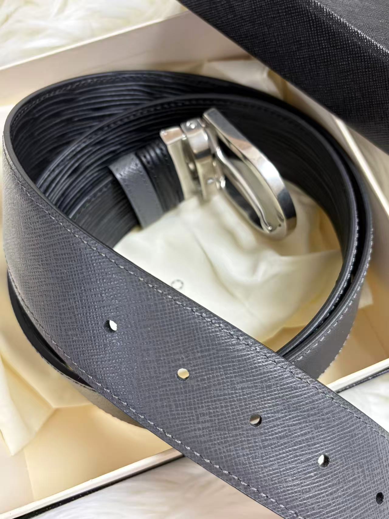 MONTBLANC 男款雙面皮帶 - 100%正版(必須先跟店主確定貨物狀況)