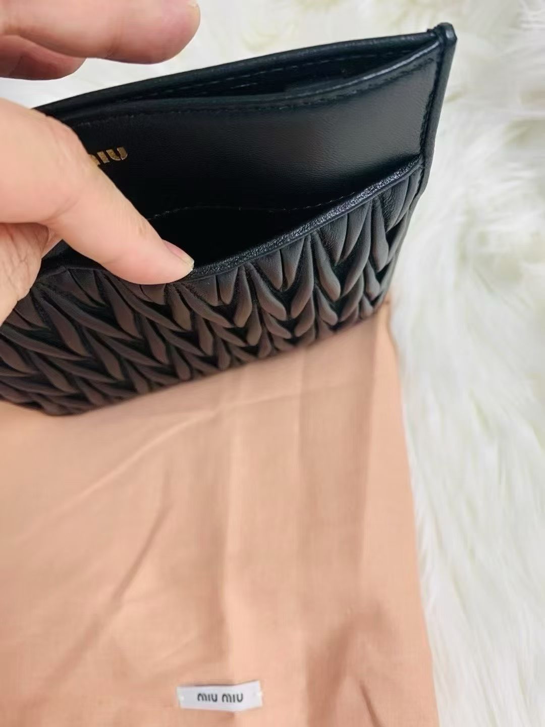 MIU MIU 斜揹 - 100%正版(必須先跟店主確定貨物狀況）