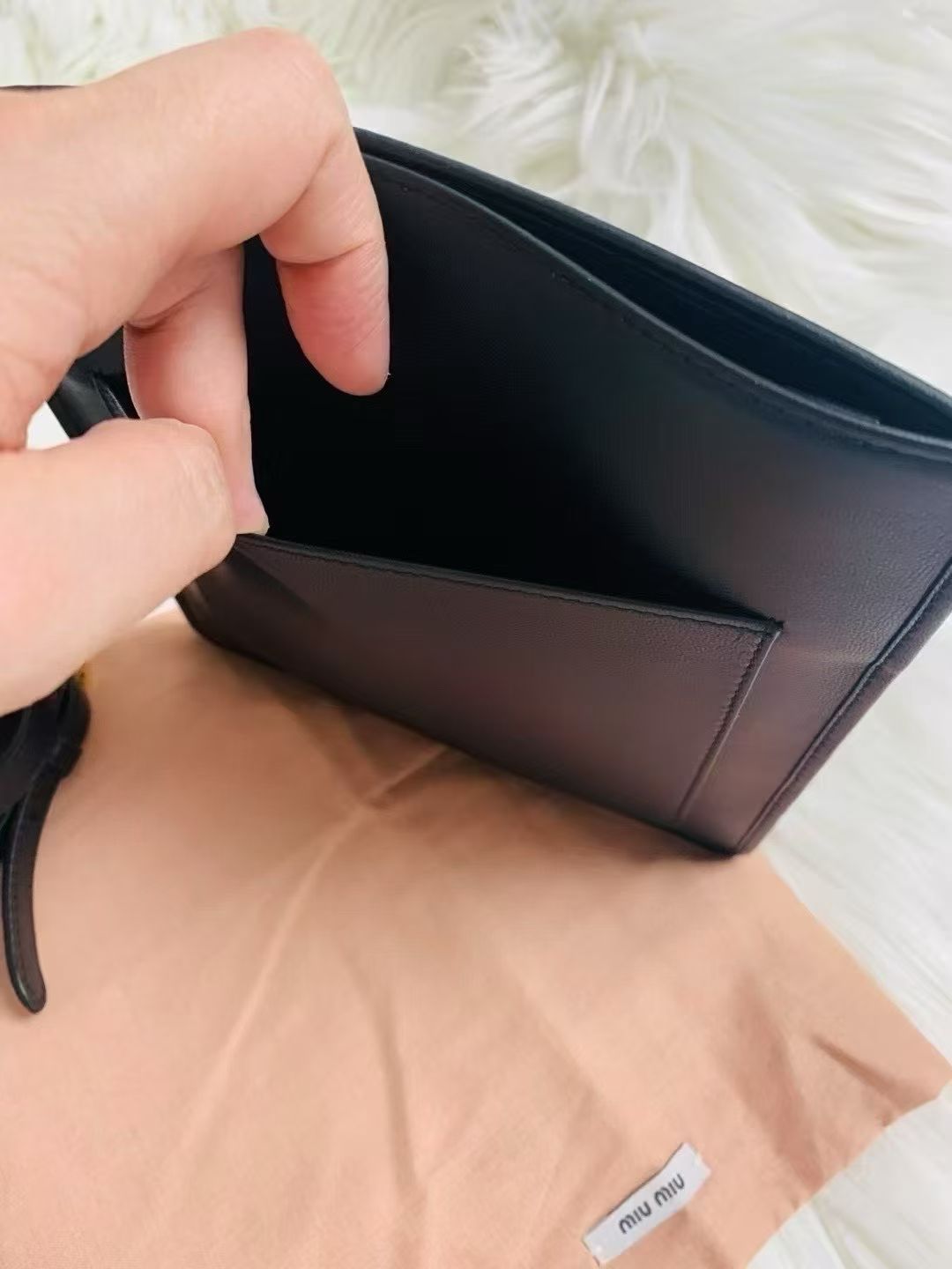 MIU MIU 斜揹 - 100%正版(必須先跟店主確定貨物狀況）