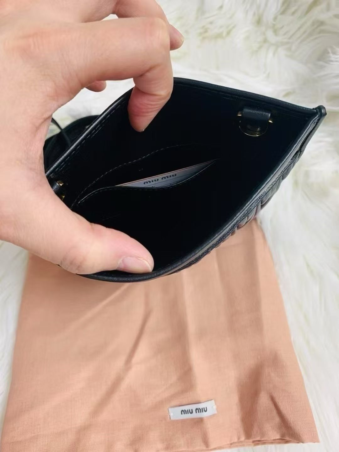 MIU MIU 斜揹 - 100%正版(必須先跟店主確定貨物狀況）