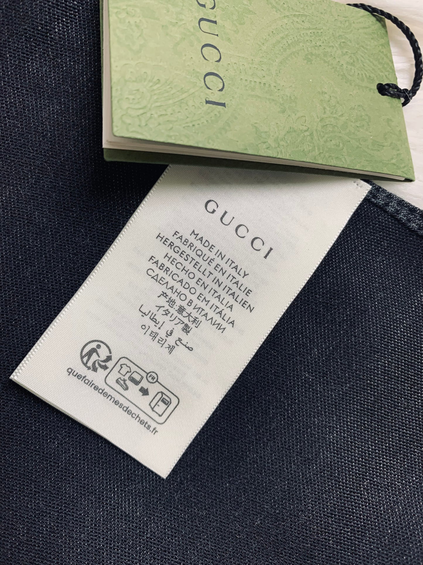 GUCCI 圍巾 - 100%正版(必須先跟店主確定貨物狀況）