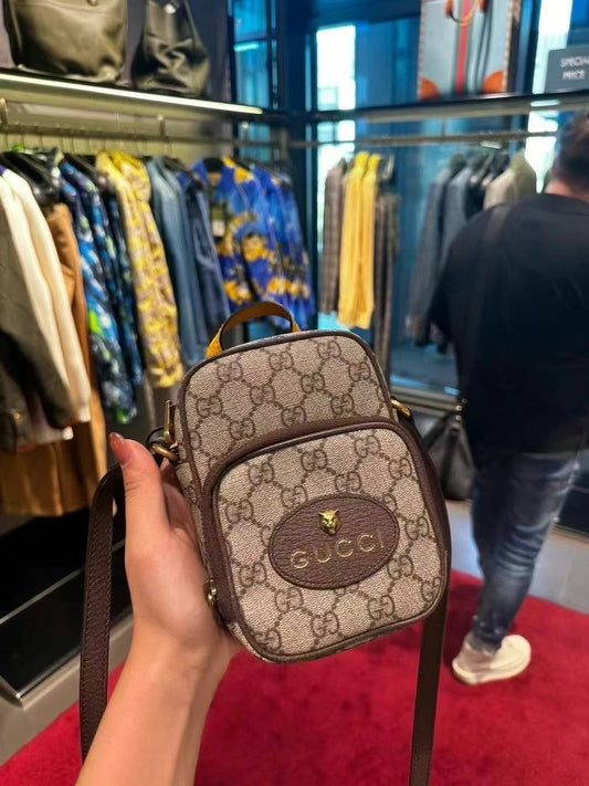GUCCI 斜揹包 - 100%正版(必須先跟店主確定貨物狀況）