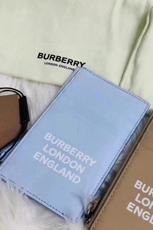 BURBERRY 卡包- 100%正版(必須先跟店主確定貨物狀況）