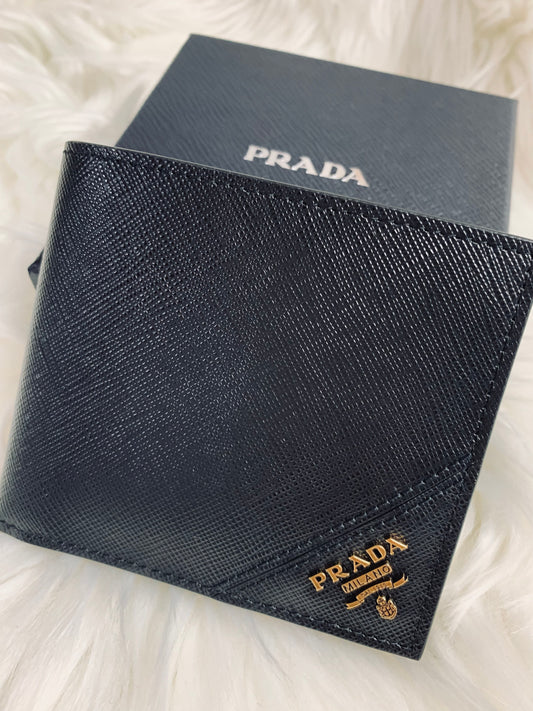 PRADA 男款銀包 - 100%正版(必須先跟店主確定貨物狀況）