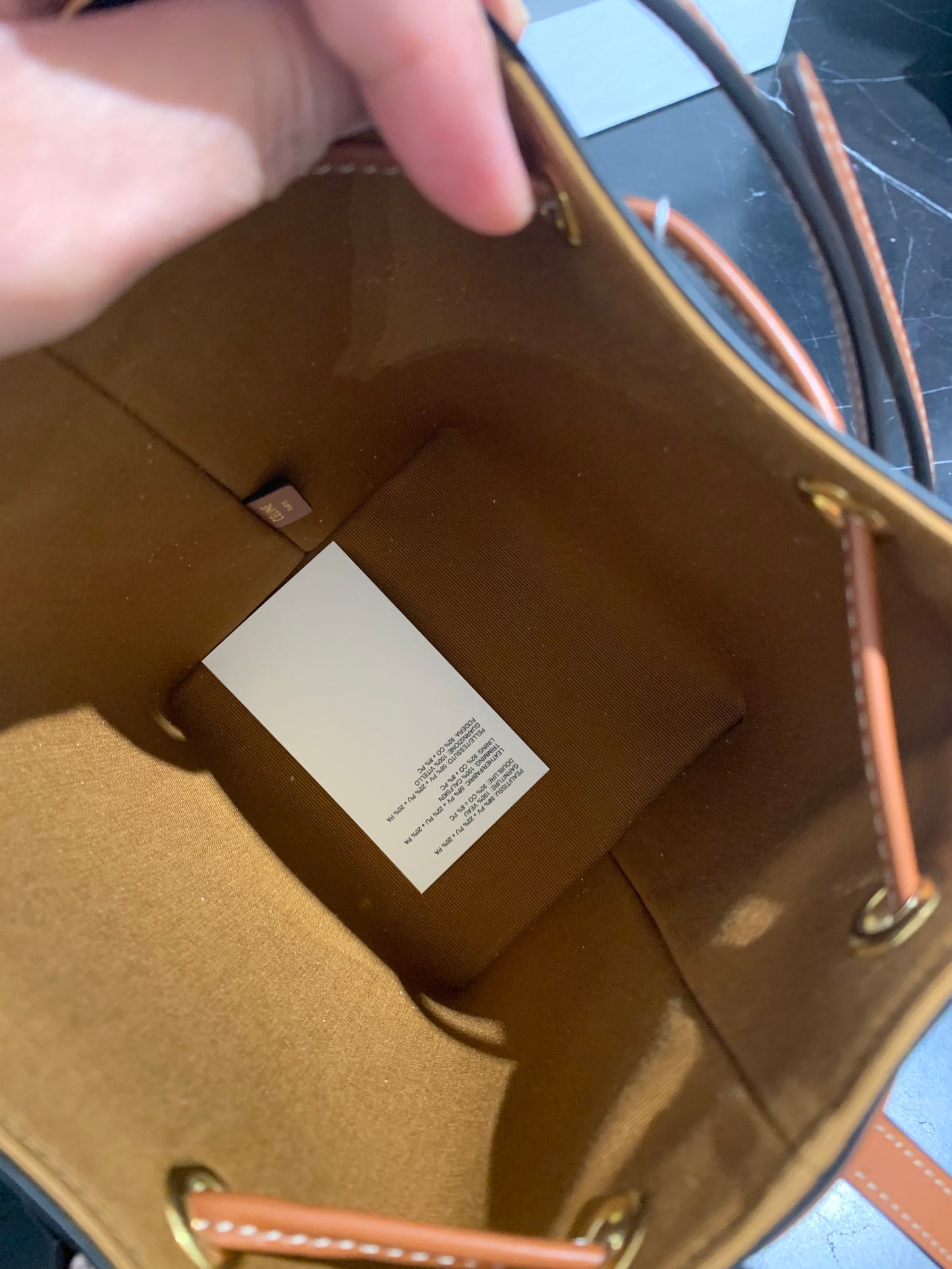 CELINE 細水桶- 100%正版(必須先跟店主確定貨物狀況）