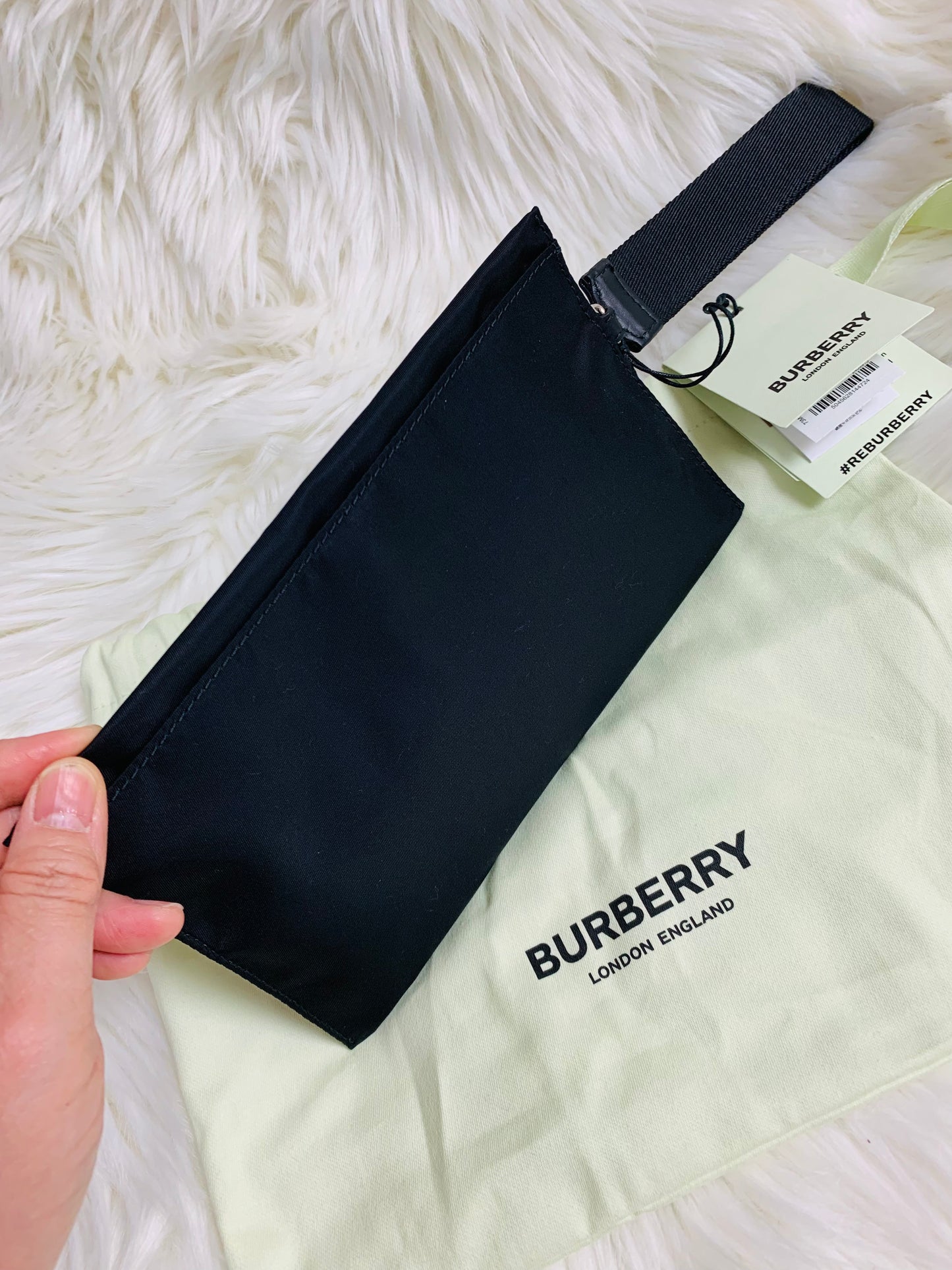 BURBERRY 手包 / 長錢包- 100%正版(必須先跟店主確定貨物狀況）