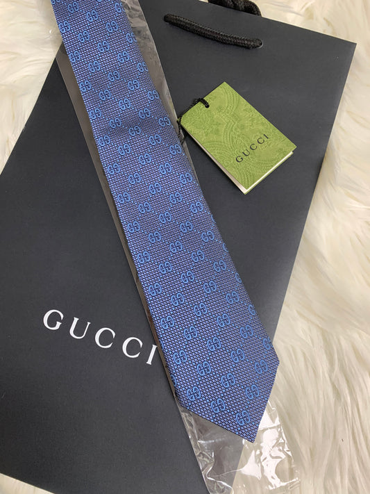 GUCCI TIE- 100%正版(必須先跟店主確定貨物狀況）