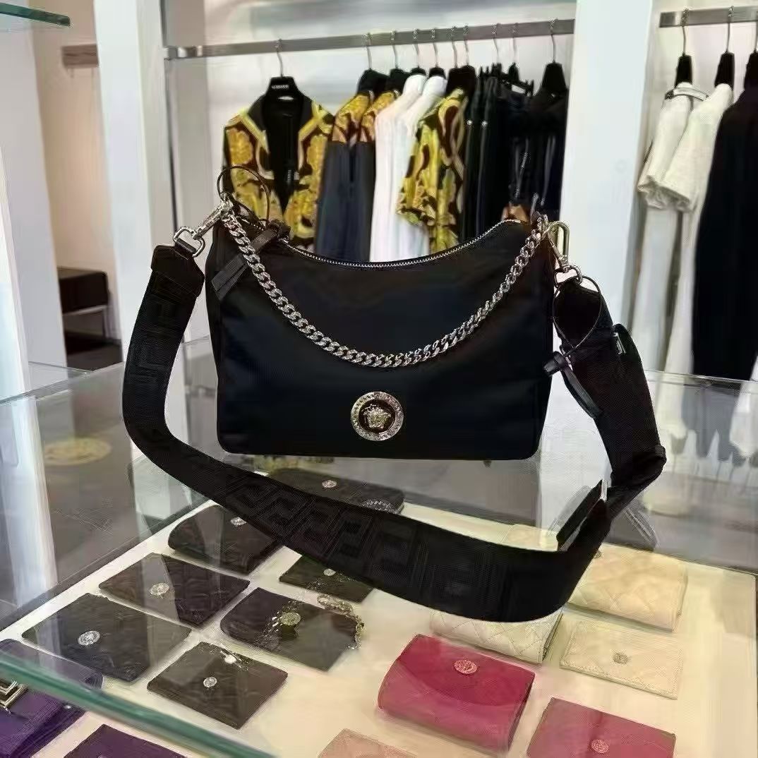 VERSACE 斜揹- 100%正版(必須先跟店主確定貨物狀況）