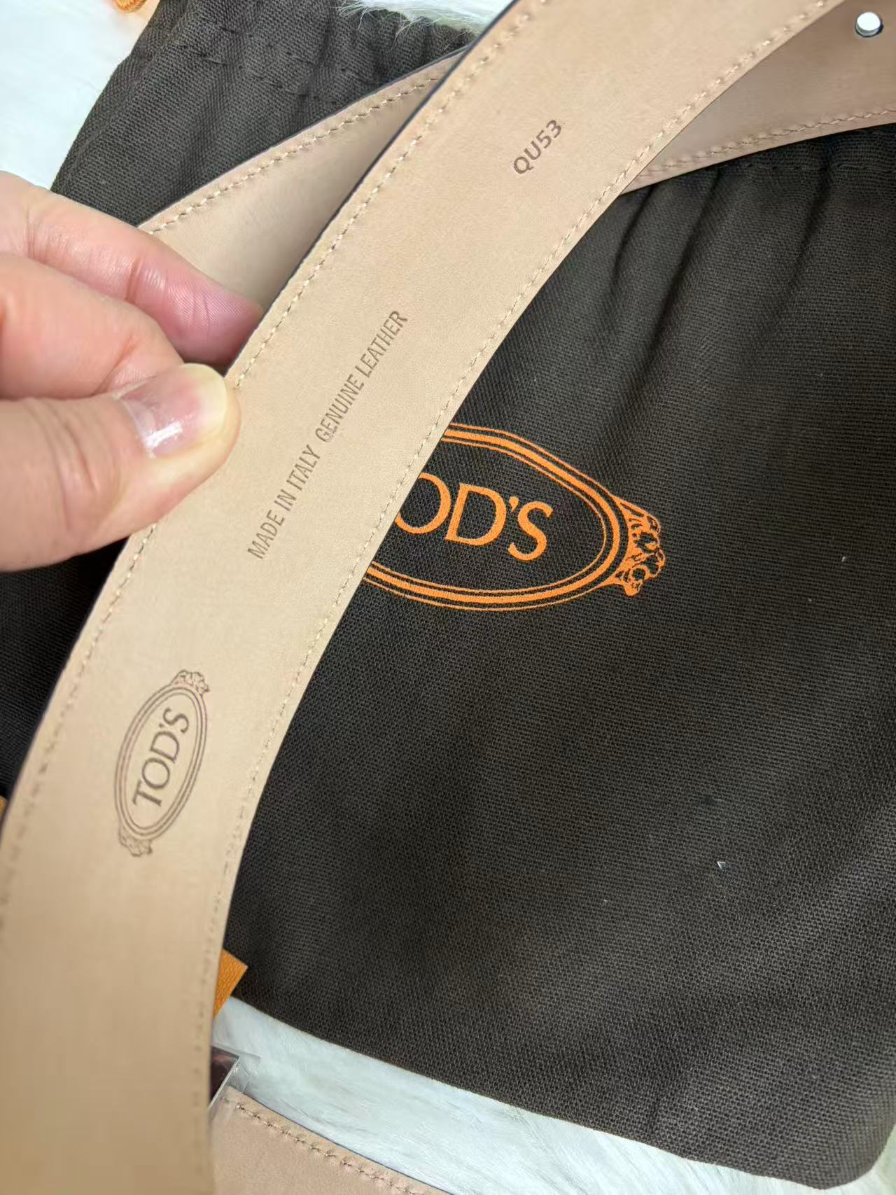 TODS 男款黑色皮帶 - 100%正版(必須先跟店主確定貨物狀況）