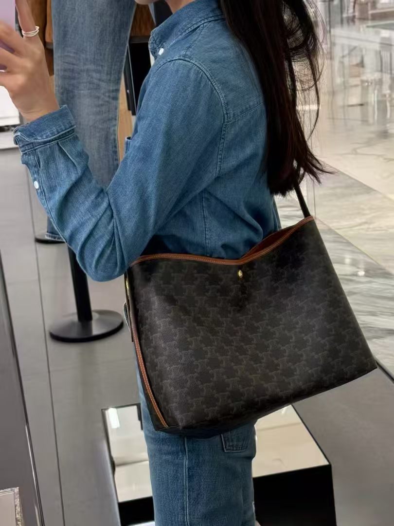 CELINE 斜揹/側揹  100%正版(必須先跟店主確定貨物狀況）