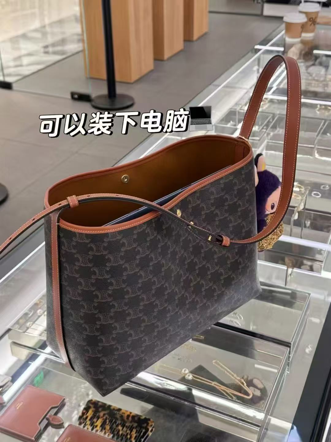 CELINE 斜揹/側揹  100%正版(必須先跟店主確定貨物狀況）