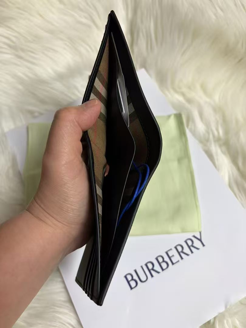 BURBERRY 男款黑色銀包- 100%正版(必須先跟店主確定貨物狀況）